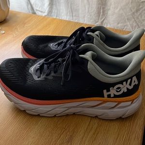 Women’s Clifton 8 Hoka’s